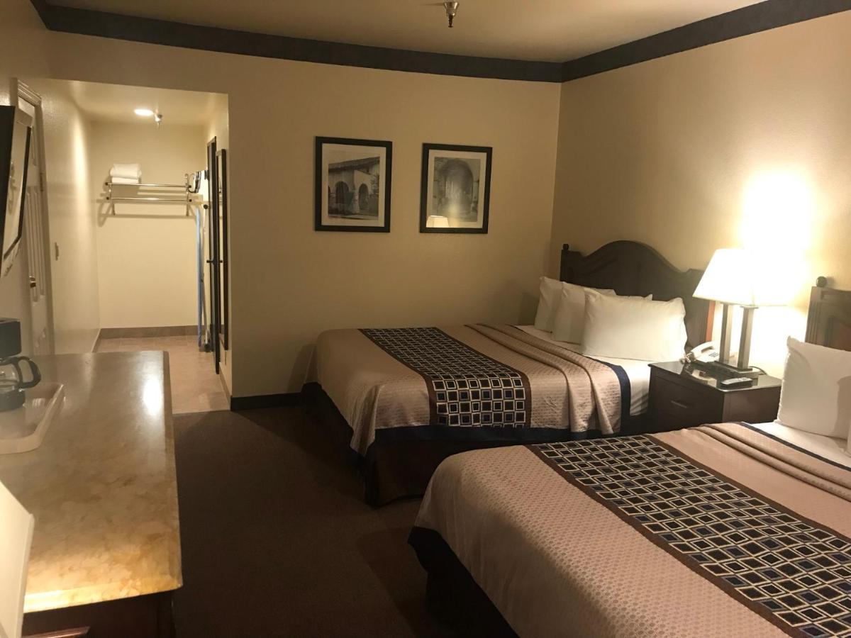 Oakridge Inn Oak View ภายนอก รูปภาพ