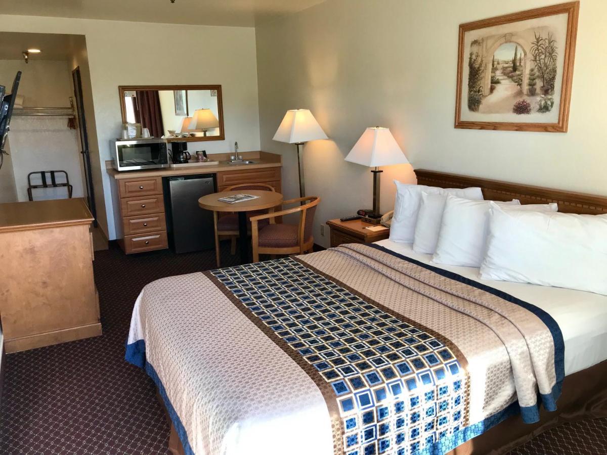 Oakridge Inn Oak View ภายนอก รูปภาพ