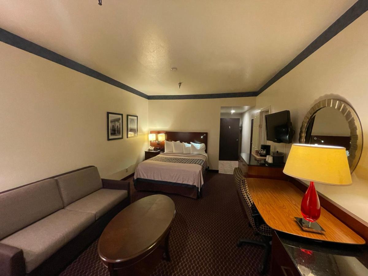 Oakridge Inn Oak View ภายนอก รูปภาพ