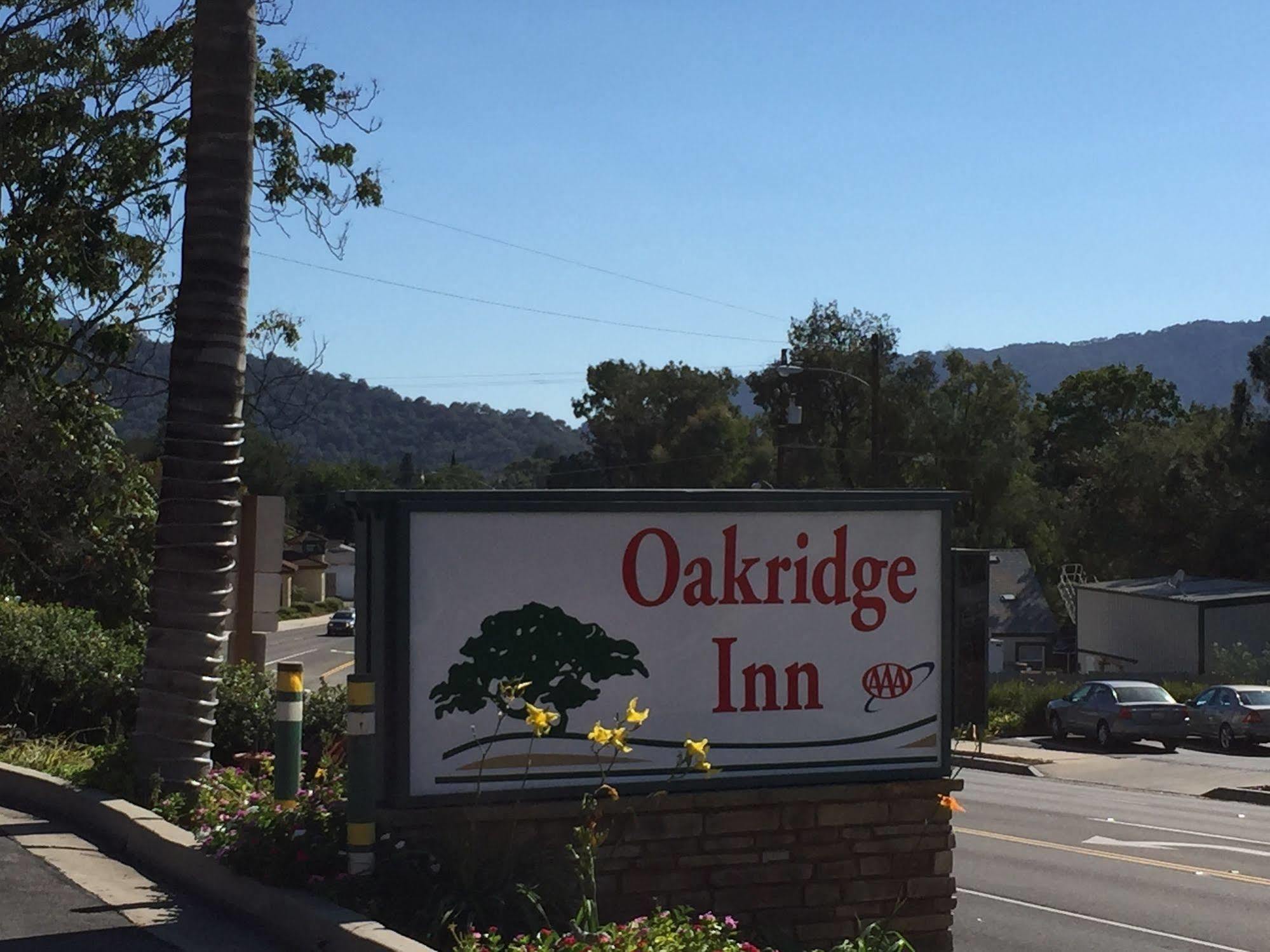 Oakridge Inn Oak View ภายนอก รูปภาพ